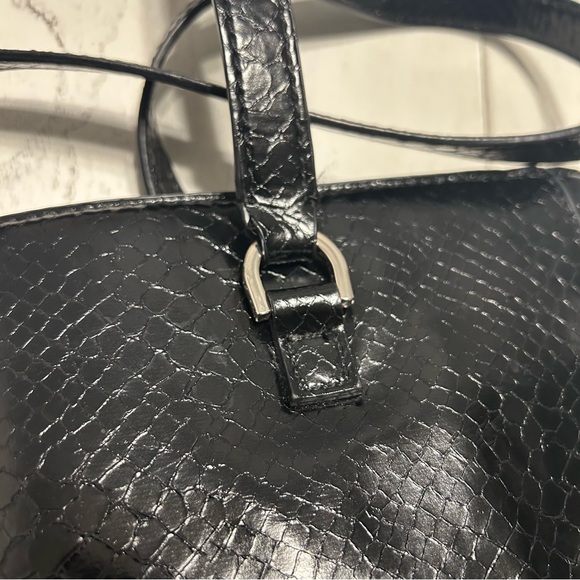 Guess Black Bag - Picture 14 of 16